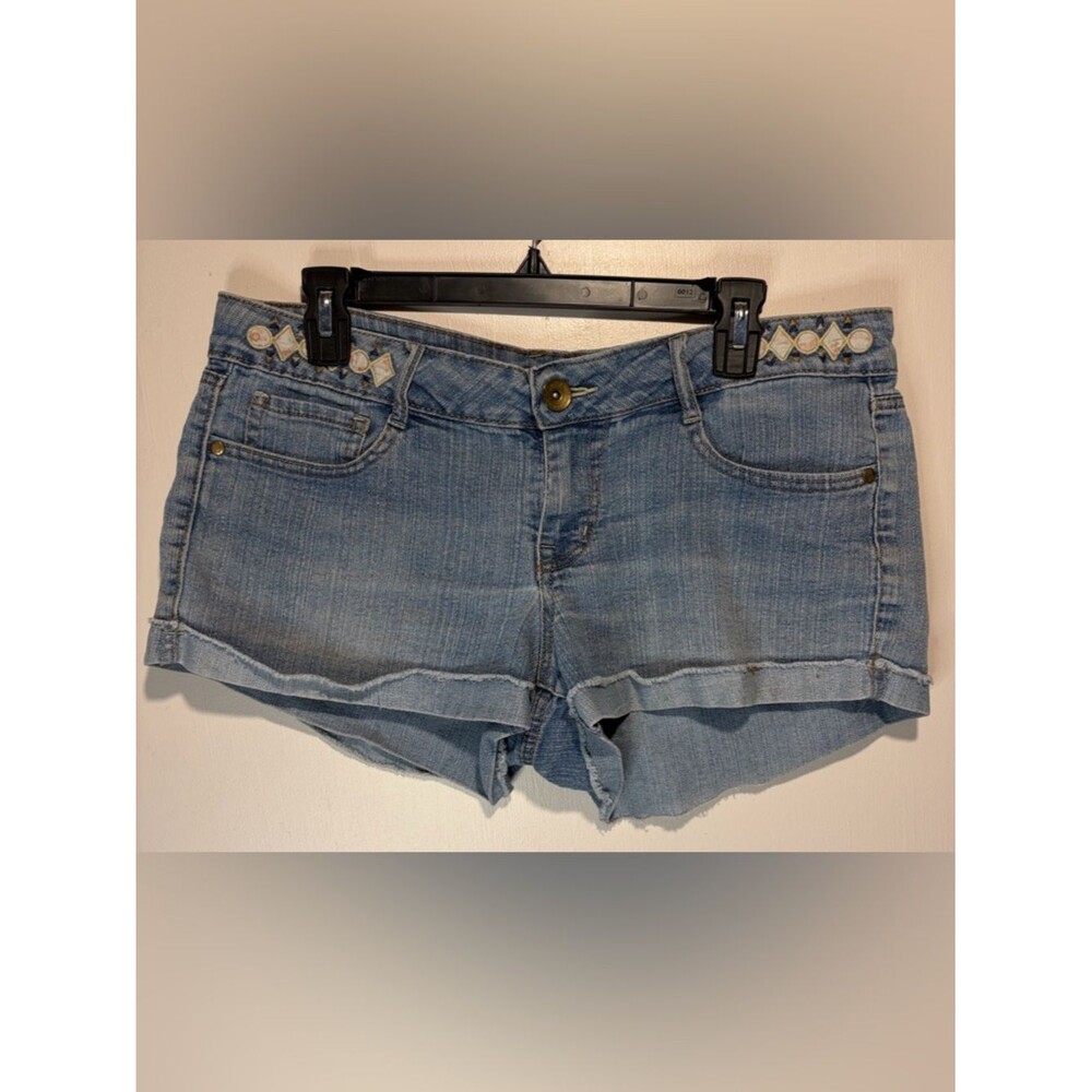 L.E.I. Ashley Low Rise Micro Mini Patchwork Cuffed Denim Shorts Size 11 Y2K
